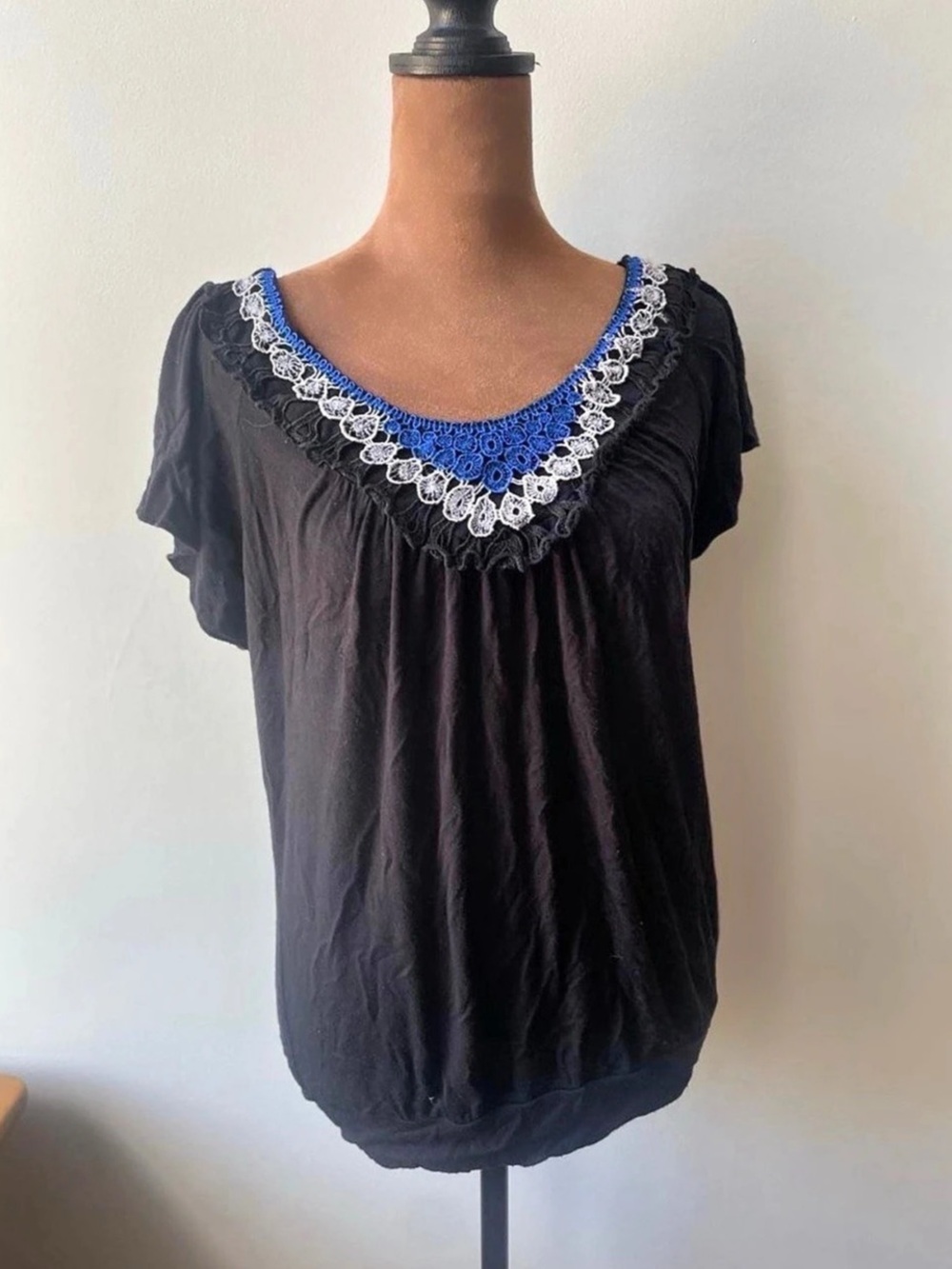 Wrappers Embroidered Neckline Tunic in Black Size Large